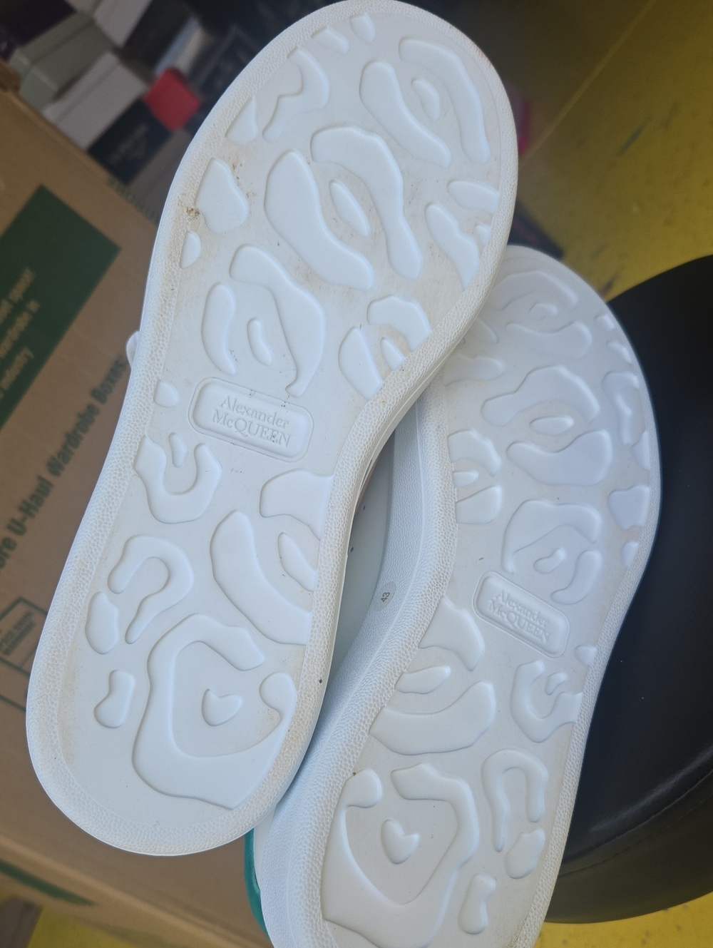 Alexander McQueen White Sneakers with Green Heel - Picture 5 of 5